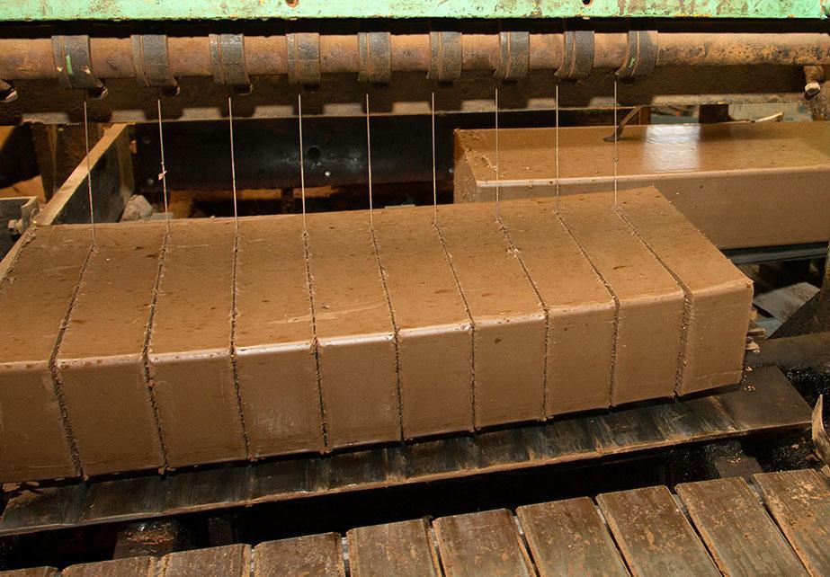 Кирпич фундаментный цокольный полнотелый Энгельс М-200