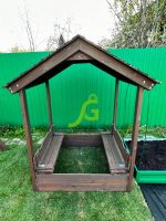 Детская деревянная песочница с крышей