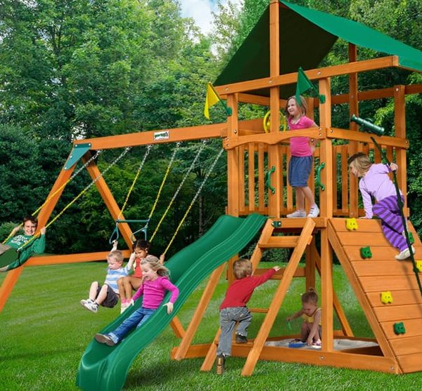 Небольшой спортивно-игровой комплекс GORILLA (PLAYNATION) «Конго 2» с фортом под матерчатой крышей.