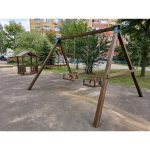 Серия O модель 2 — качели с деревянными сидениями со спинкой