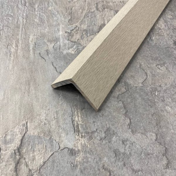 Угловой профиль CM Decking 70х70х2000 (для фасадной облицовки) Ясень